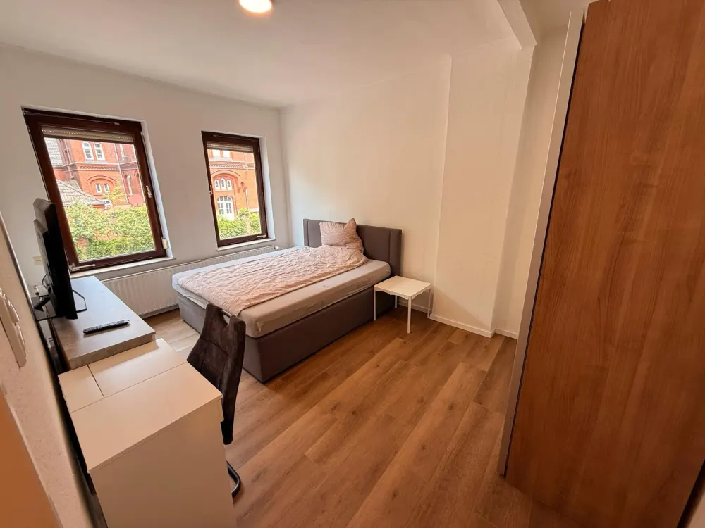 1 möblierte WG-Zimmer frei, 650 € Warmmiete inkl. Internet