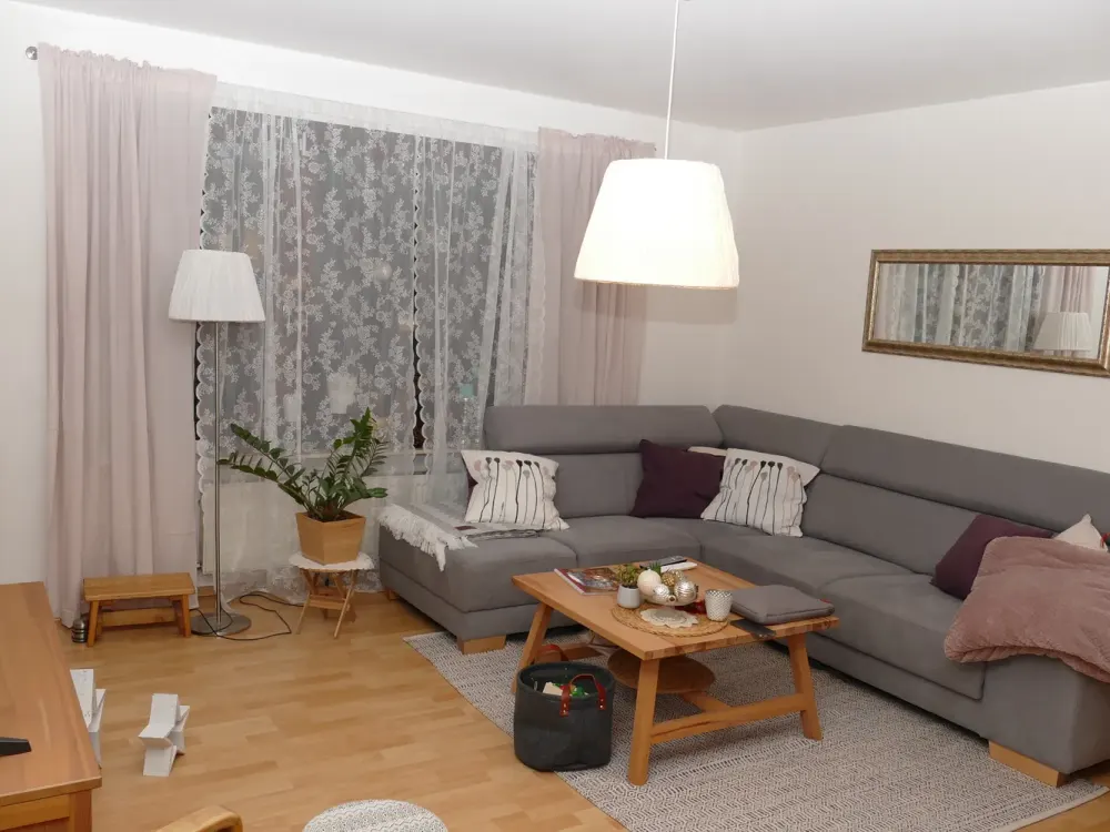 2 Zimmer-60qm-unmöbliert-Terrasse- Garten- PKW Stellplatz- Keller-Fahrradraum- Wäschetrockenraum