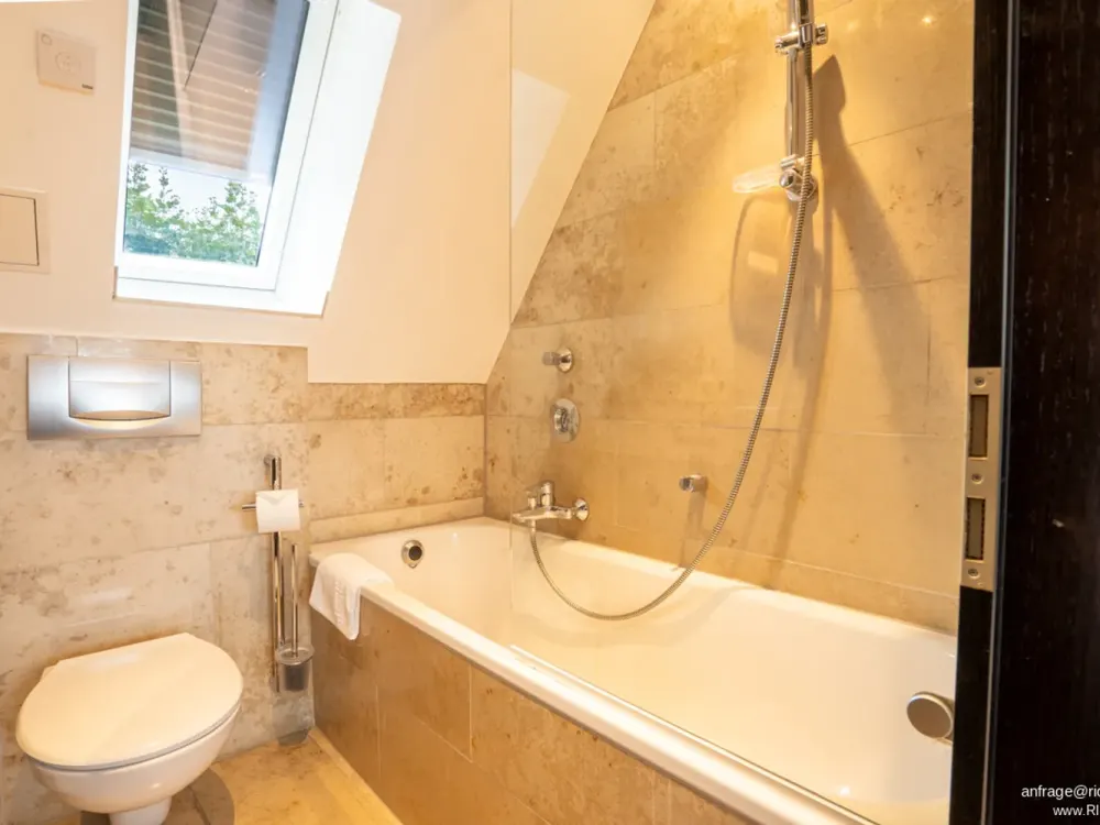 Welc(H)ome® by RIDA FLATS, D’dorf City! Charmant + Top Lage! Aufzug • Balkon • AC • Löffelfertig