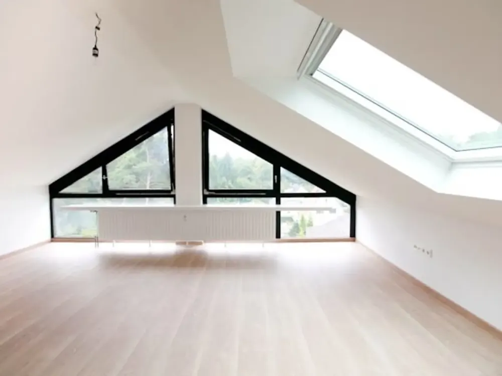 elegante Dachgeschosswohnung in Forsbach