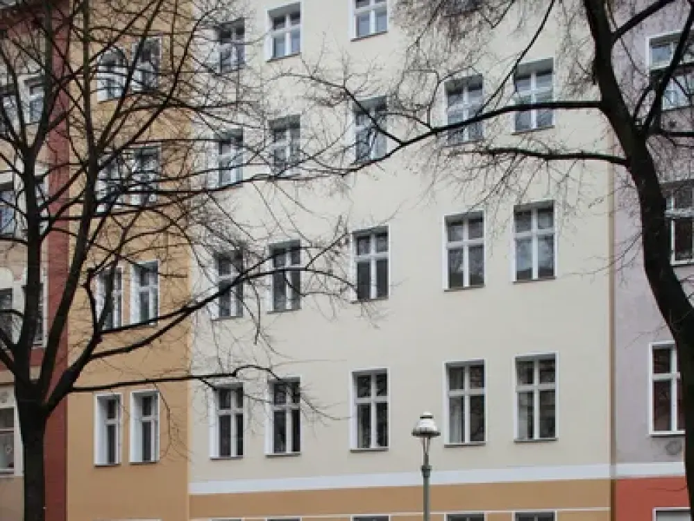 Super Kiez, nahe Görlitzer Park, schöne helle 2-Zimmerwohnung. Anfragen bitte NUR per E-mail!