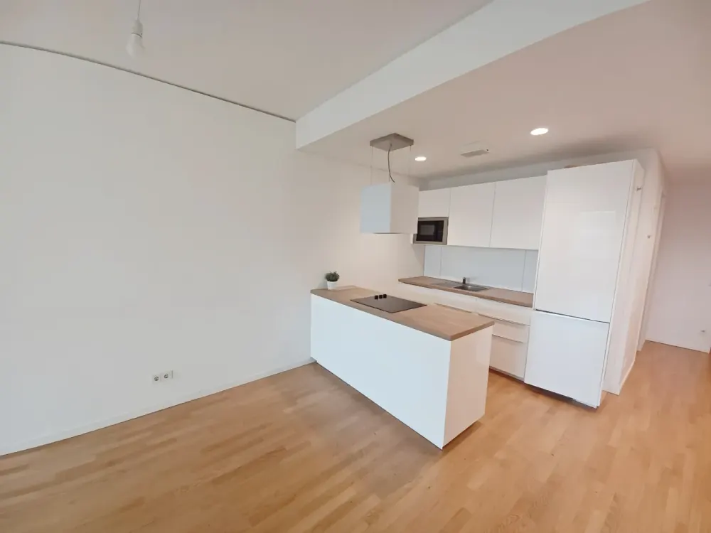 Renovierte moderne 2-Zimmer Wohnung in Frankfurt