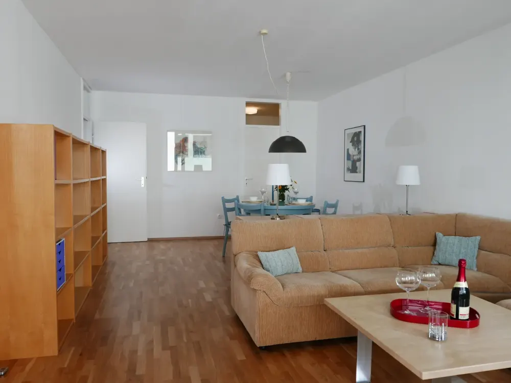 Modernized, Furnished and Equipped 2-Room Apartment in Maxvorstadt