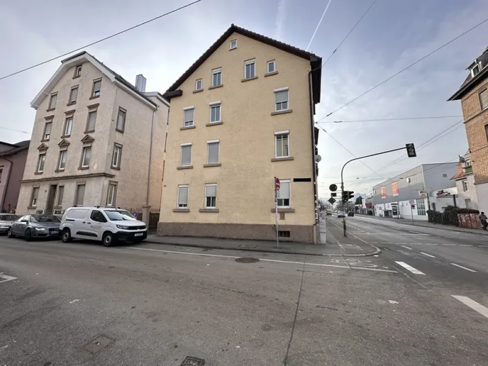 Charmante Dachgeschoss-WG in Bad Cannstatt, Ideal für Singles & Paare