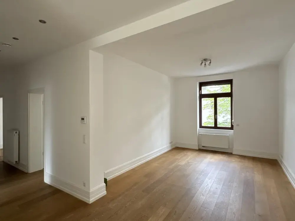 Stilvoll wohnen: Großzügige 5-Zimmer-Wohnung in begehrter Lage von Frankfurt