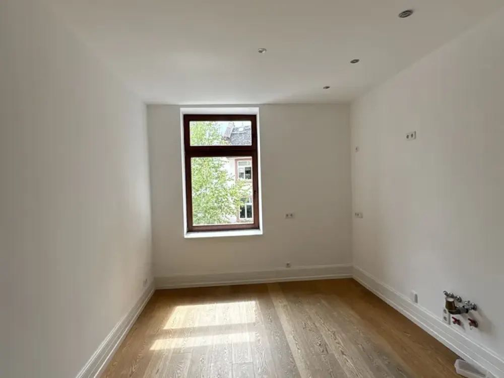 Stilvoll wohnen: Großzügige 5-Zimmer-Wohnung in begehrter Lage von Frankfurt