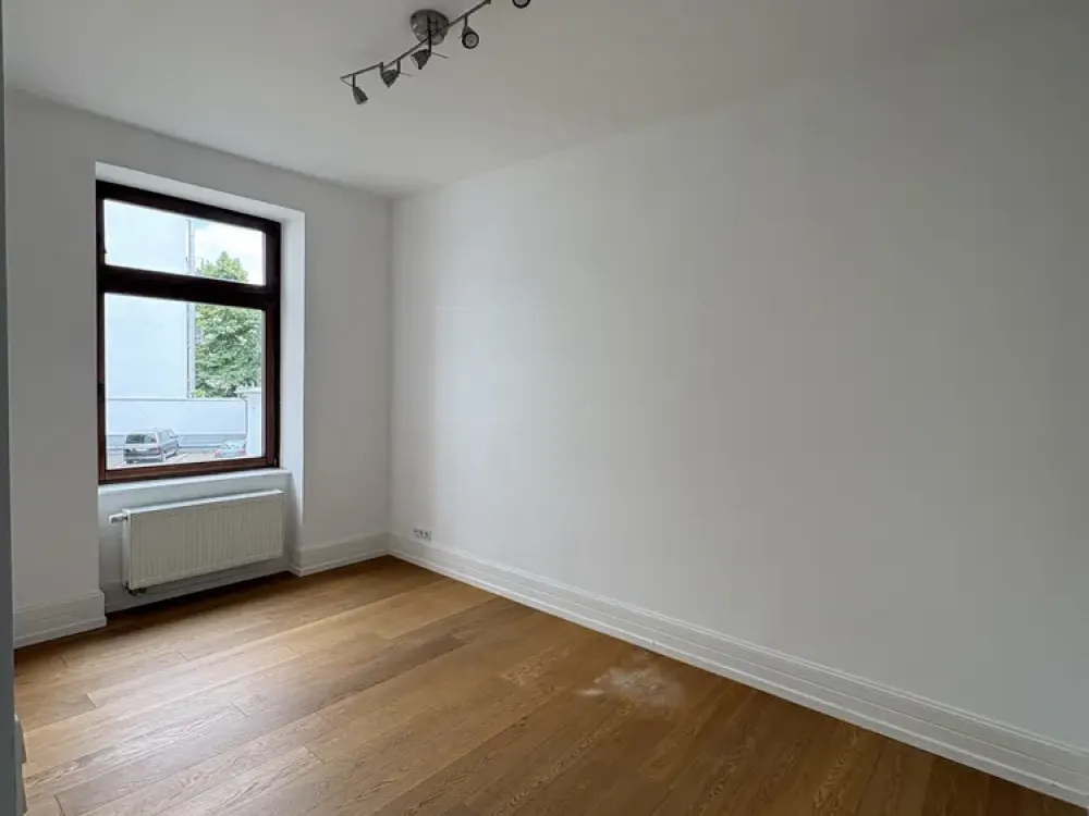 Stilvoll wohnen: Großzügige 5-Zimmer-Wohnung in begehrter Lage von Frankfurt