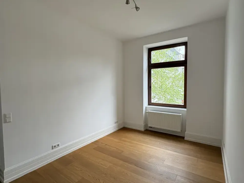 Stilvoll wohnen: Großzügige 5-Zimmer-Wohnung in begehrter Lage von Frankfurt