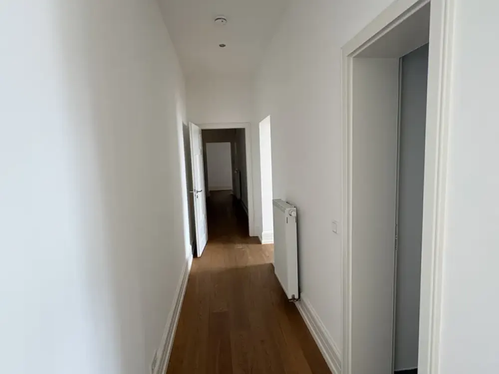 Stilvoll wohnen: Großzügige 5-Zimmer-Wohnung in begehrter Lage von Frankfurt