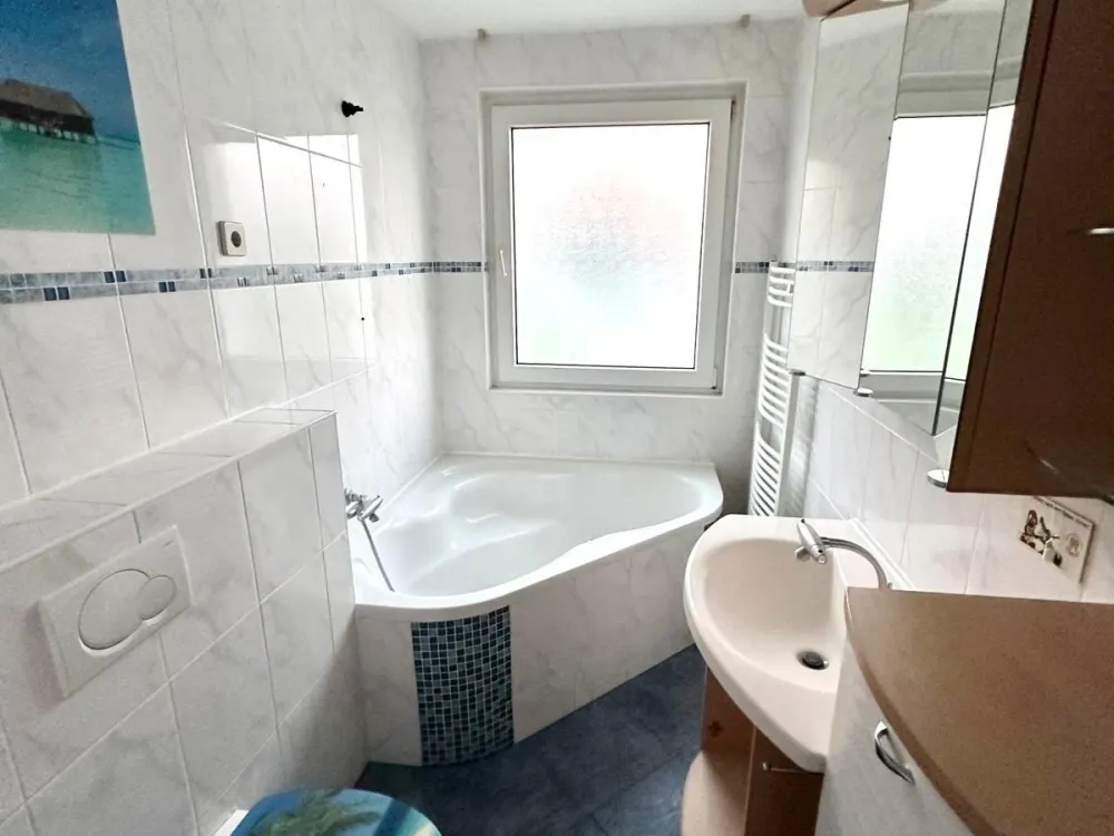 60 m² Wohnung mit riesigem 30 m² Balkon in ruhiger Lage