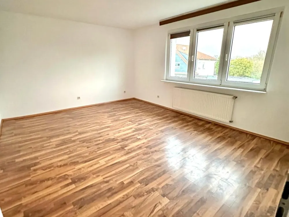 60 m² Wohnung mit riesigem 30 m² Balkon in ruhiger Lage