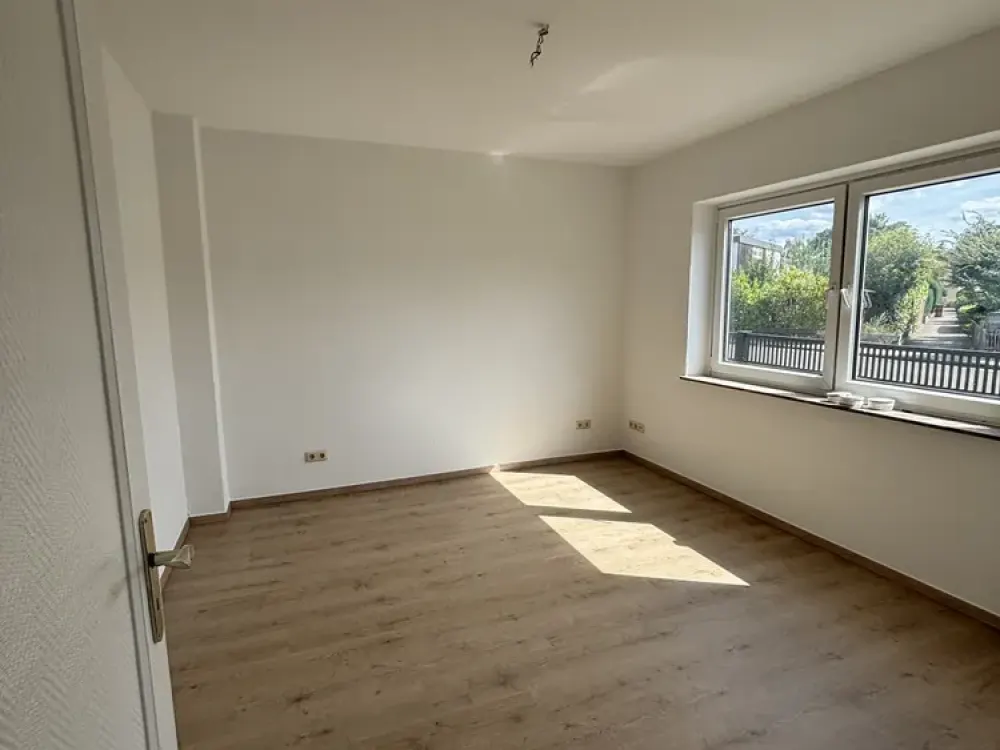 Renovierte und helle 3- Zimmer- EG Wohnung