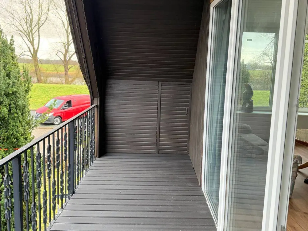 Vollrenovierte 2,5 Zimmer DG im Grünen an der Oberelbe