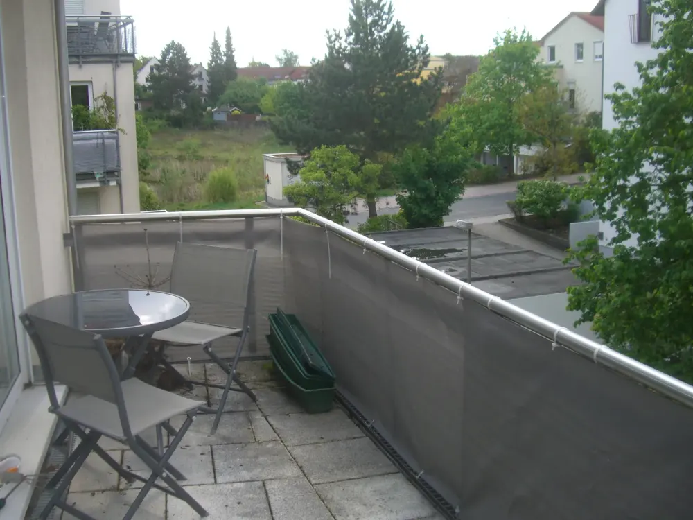 Sunlit Spacious 3-Room Apartment with Balcony in Erlangen, Schwabachgrund