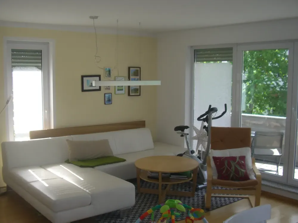 Sunlit Spacious 3-Room Apartment with Balcony in Erlangen, Schwabachgrund