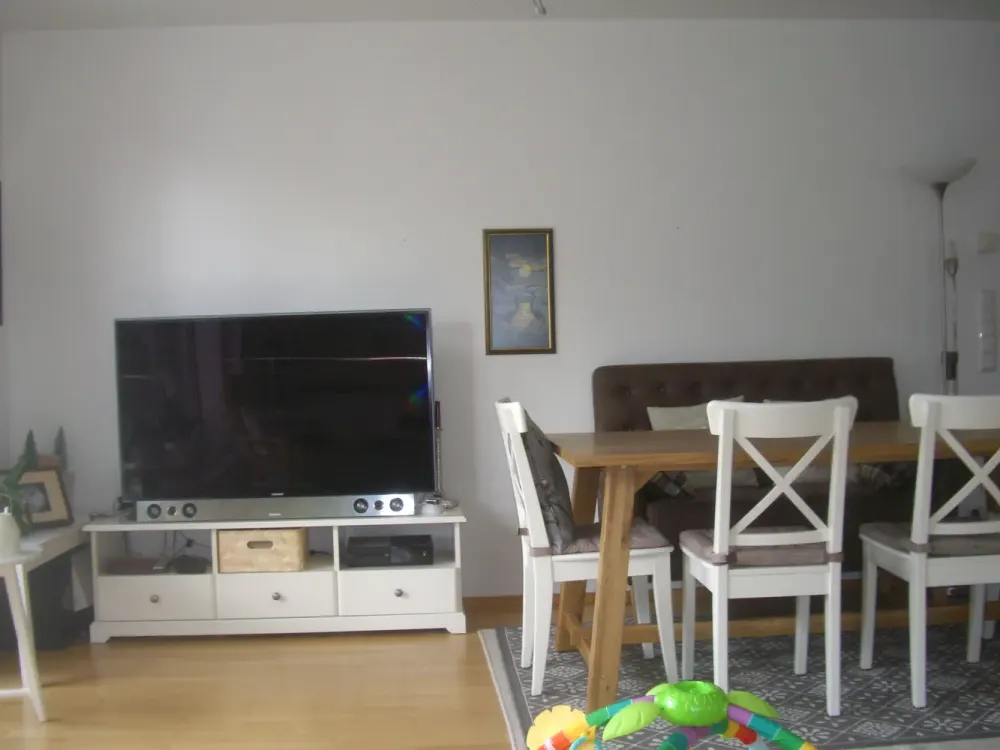 Sunlit Spacious 3-Room Apartment with Balcony in Erlangen, Schwabachgrund