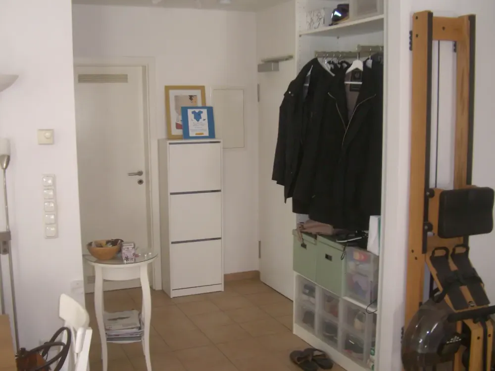 Sunlit Spacious 3-Room Apartment with Balcony in Erlangen, Schwabachgrund