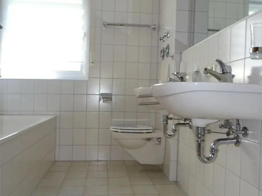 Very nice, centrally located 3-room apartment with balcony and fitted kitchen