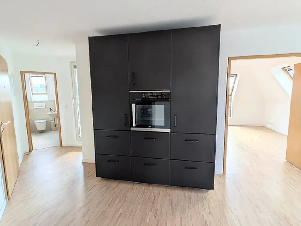*Für Sportliche! Soeben renovierte, superschöne DG-Maisonette mit Dachloggia*