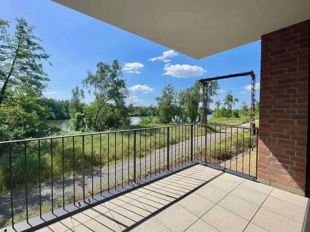 Wohnen wie im Urlaub, moderne 3-Zimmer-Wohnung mit Balkon direkt am Main
