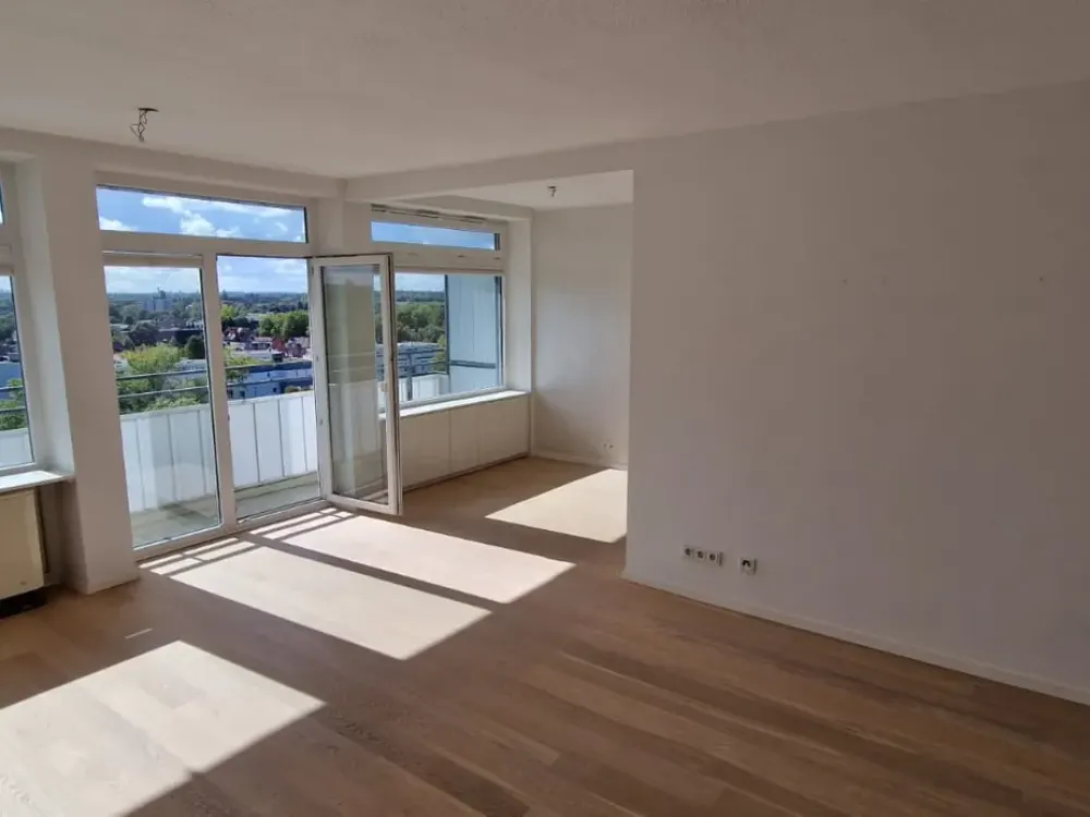 Modern and bright living in Duisburg South / near Düsseldorf /