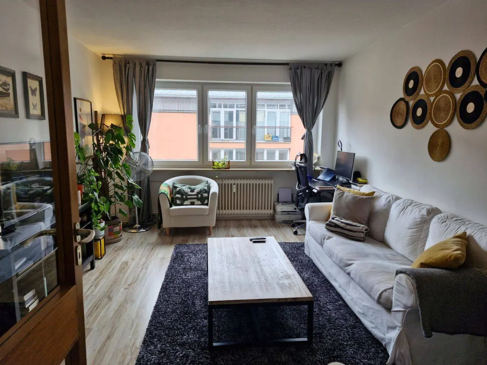 Helle 3-Zimmer Wohnung mit Einbauküche
