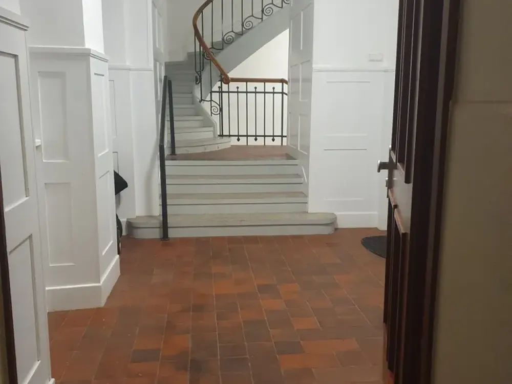S-West - Große 3-Zimmer-WHG mit EBK u. 2x Balkon 4.OG