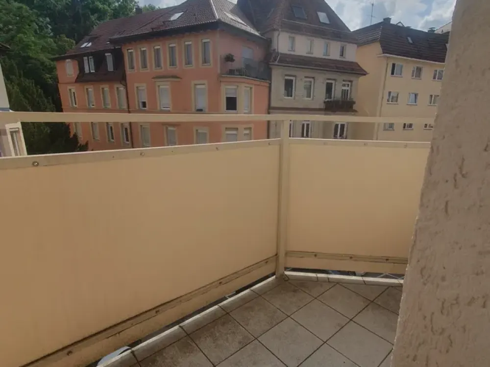 S-West - Große 3-Zimmer-WHG mit EBK u. 2x Balkon 4.OG
