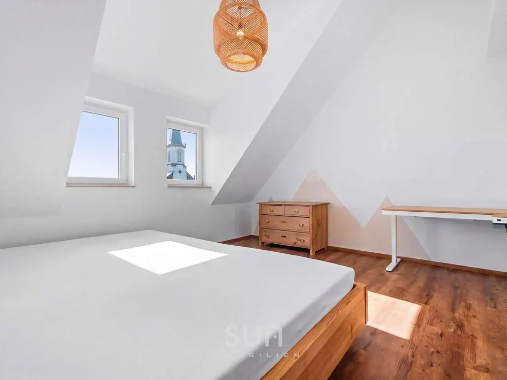NEUWERTIG WOHNEN IM GONZENHEIMER-VIERTEL - 108 m² Dachgeschoss mit Balkon für Familienleben