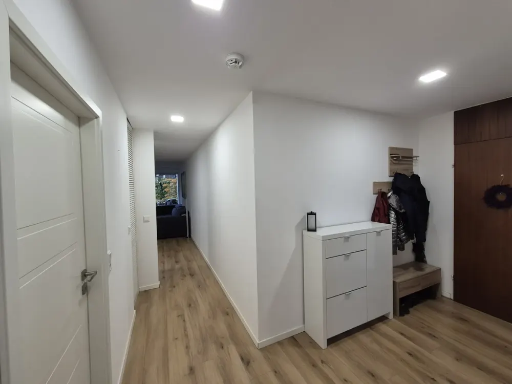 Helle 3-Zimmer-Wohnung mit zwei Balkonen und Stellplatz