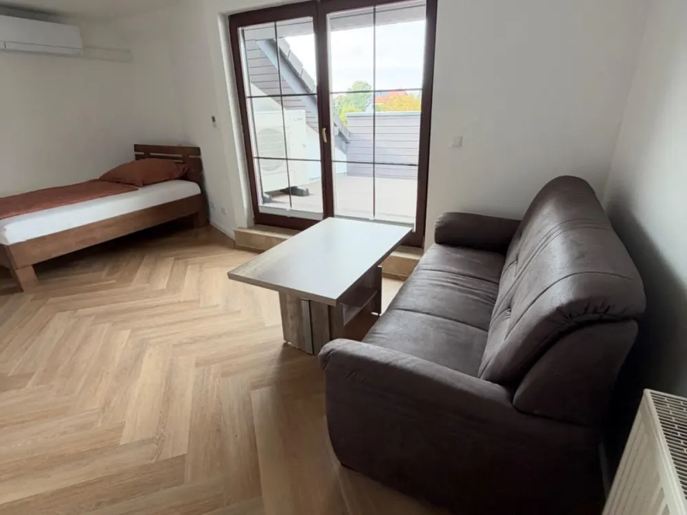 Commuter Apartment Air Conditioning All Inclusive Apartment for Rent