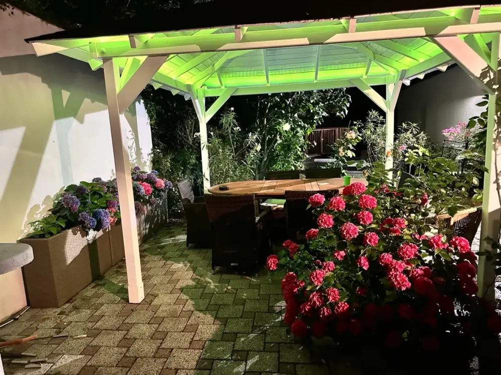 Gepflegte sehr große 2,5 Zimmer-Wohnung mit Garten und Balkon, 2.OG in Kornwestheim - S-Bahn 5 Min.