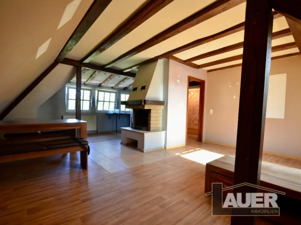 Charmante Dachgeschosswohnung 2 Z,K,B, ca. 54 m², separater Zugang über eigene Turmtreppe