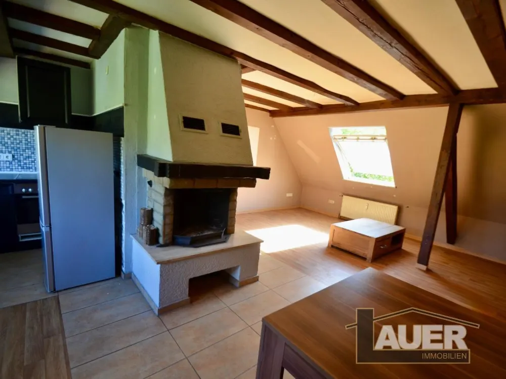 Charmante Dachgeschosswohnung 2 Z,K,B, ca. 54 m², separater Zugang über eigene Turmtreppe