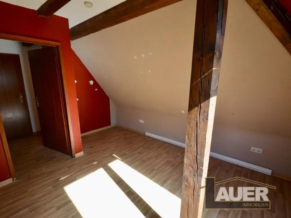 Charmante Dachgeschosswohnung 2 Z,K,B, ca. 54 m², separater Zugang über eigene Turmtreppe