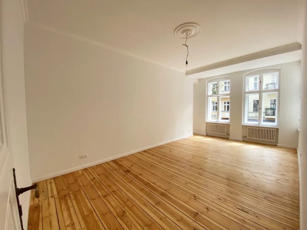 Single-Apartment mit Einbauküche und Balkon: attraktive 2-Zimmer-Wohnung am Boxhagener Platz