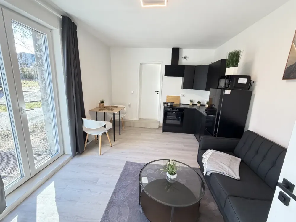 *NEU Saniert* 2 Zimmer-EG-Wohnung mit Terrasse*voll möbliert & alles INKLUSIVE*