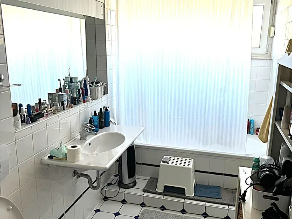 Viel Platz in Hausen: 3-Zimmer-Wohnung mit Balkon von Privat