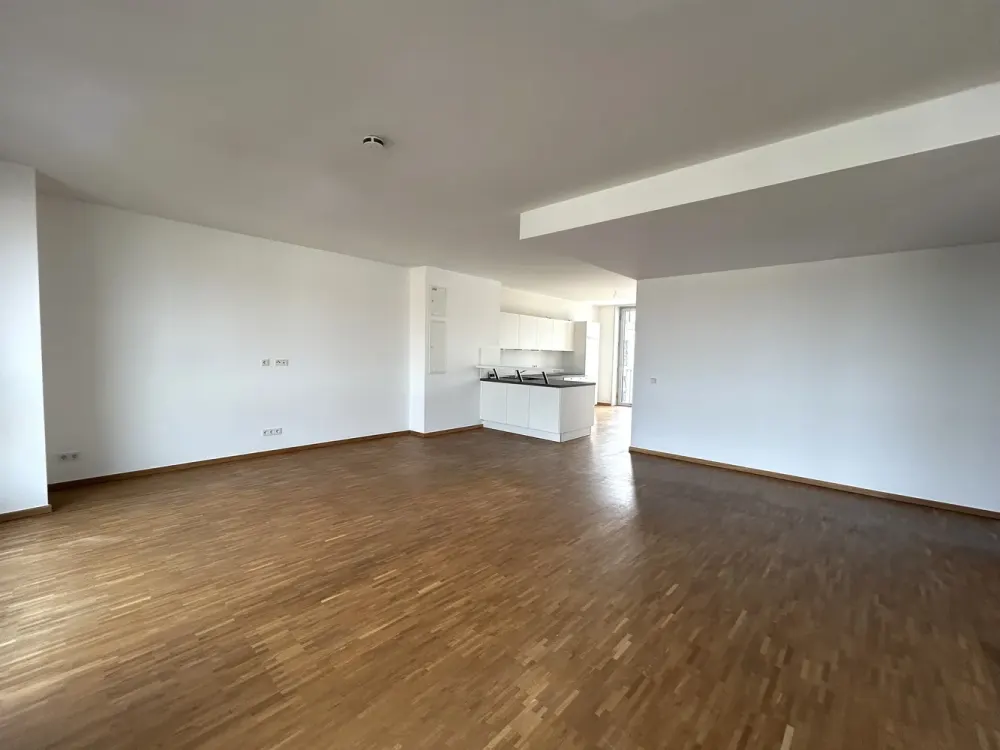 Großzügige Wohnung mit bodentiefen Schallschutzfenster in Prenzlauer Berg