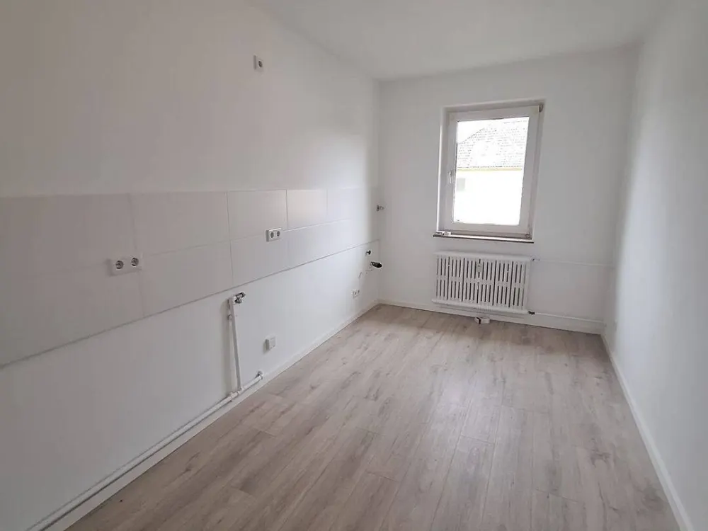 2 Zimmer Wohnung frisch renoviert am Hafen