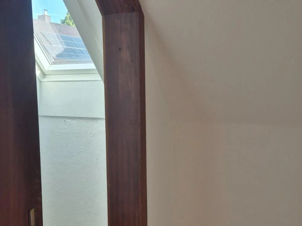 Helle, hübsch geschnittene 2-Zimmer DG Wohnung in Klecken
