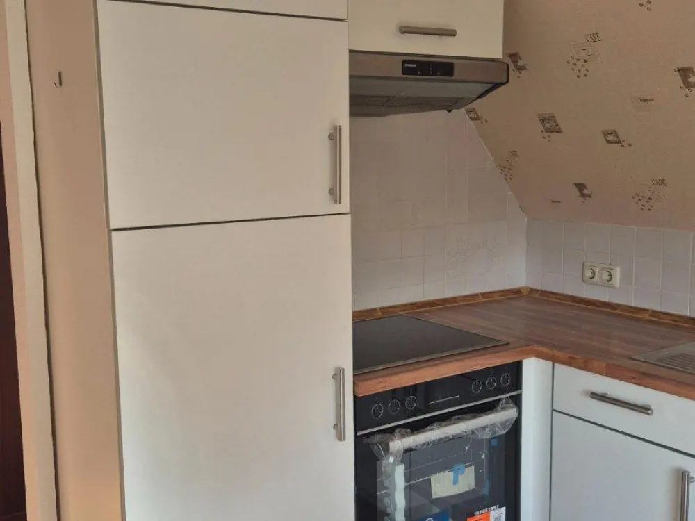 Helle, hübsch geschnittene 2-Zimmer DG Wohnung in Klecken