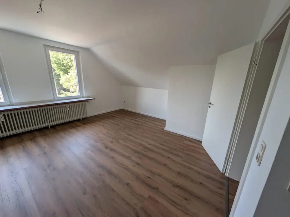+++ Schöne renovierte 52 m² 2-Zimmer DG-Wohnung in Aplerbeck +++