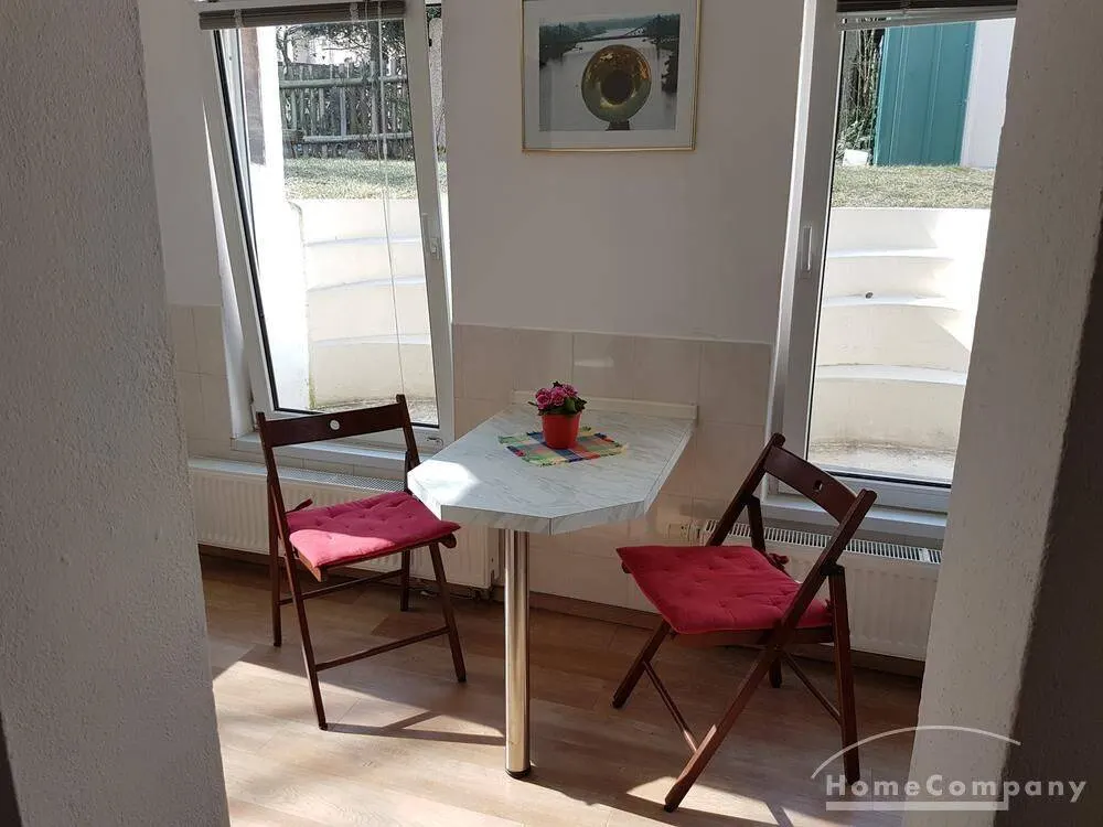 12302 HomeCompany Dresden Möbliert/Furnished Studio Souterrain Apartment in Dresden-Strehlen max. 2 Personen