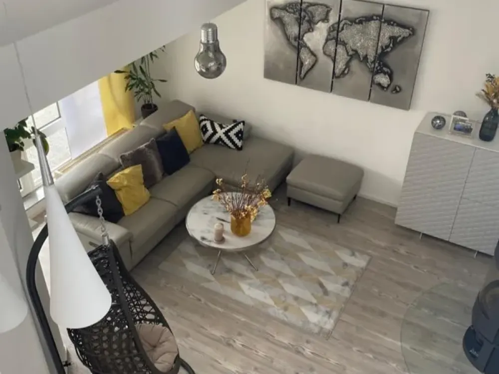 Wunderschöne 3 Zimmer Dachgeschosswohnung + Galerie + Kamin