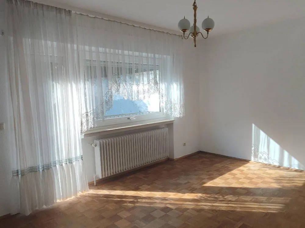 2 Zimmer Wohnung, großer Süd-Balkon, Hofheim Marxheim