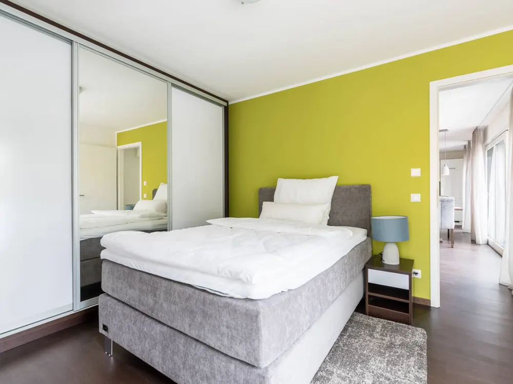 Großzügig und möbliert: 2-Zimmer-Wohnung im elevon
