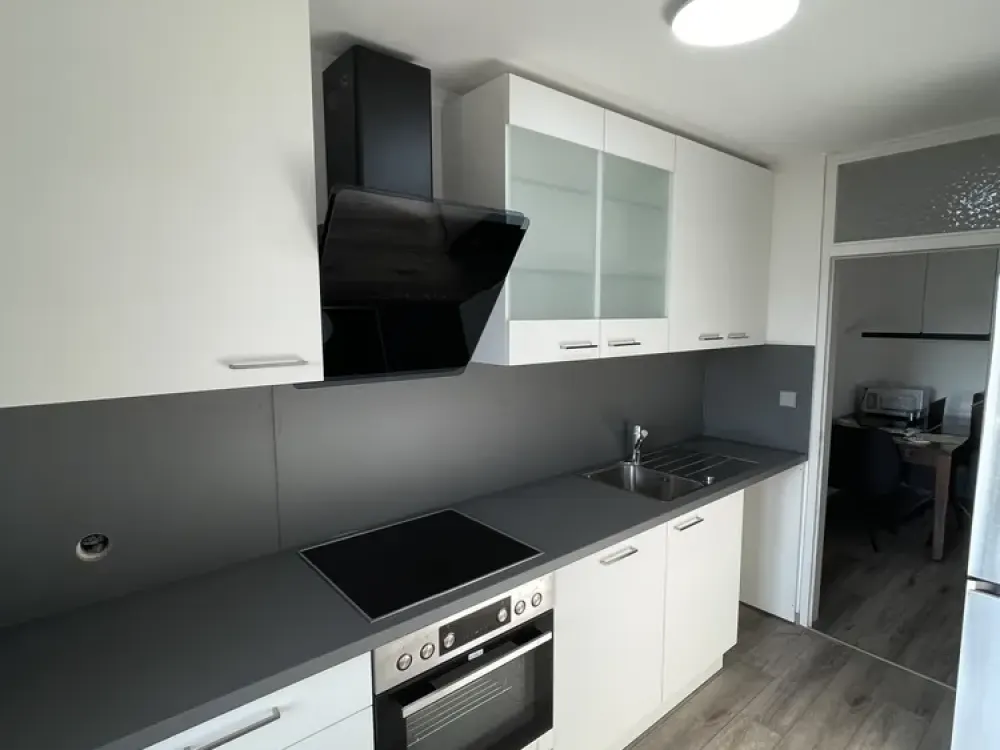 Gernlinden, 2,5 Zi. 2. St. mit großem Balkon u. Gartenmitbenutzung