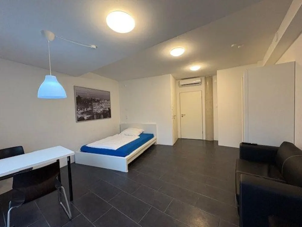 privates Bad direkt am möblierten Zimmer, Balkon, 3erWG EBK,WM,U1