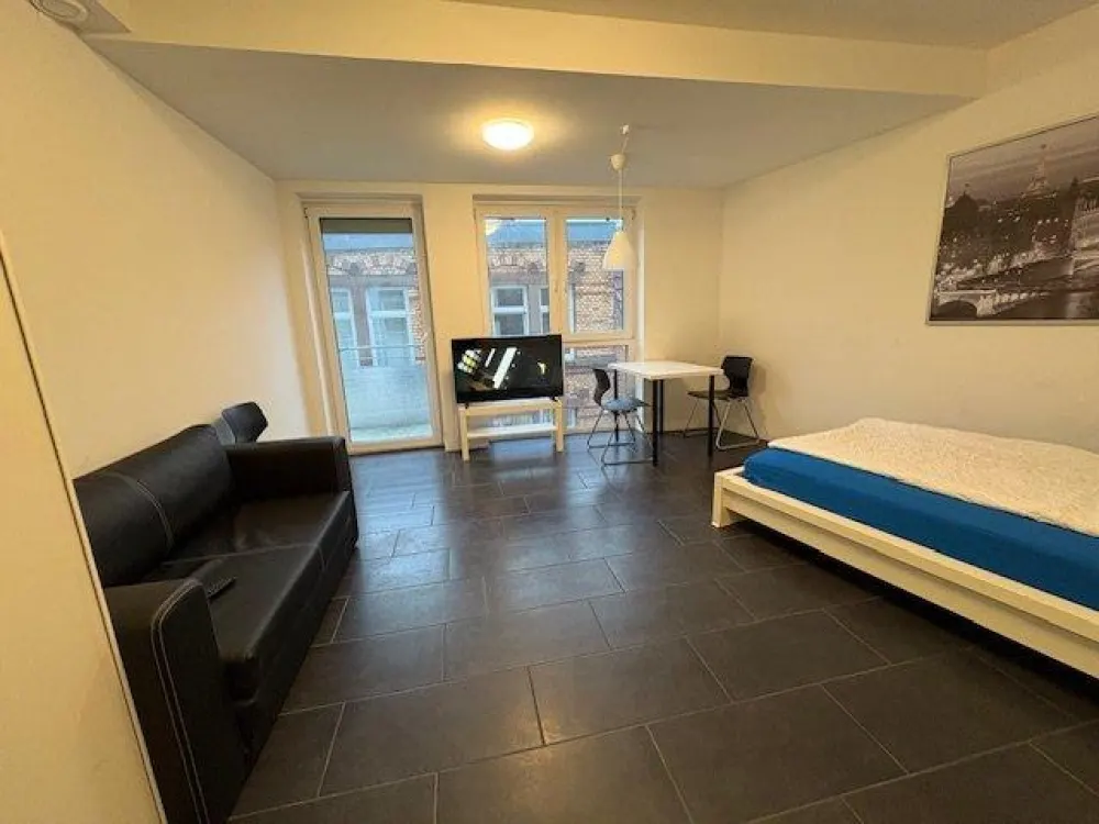 privates Bad direkt am möblierten Zimmer, Balkon, 3erWG EBK,WM,U1